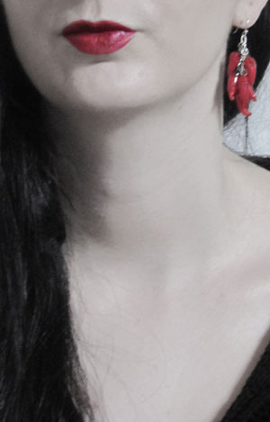 Foto: Jennifer Sonntag - rote Ohrh&auml;ngern und Lippen