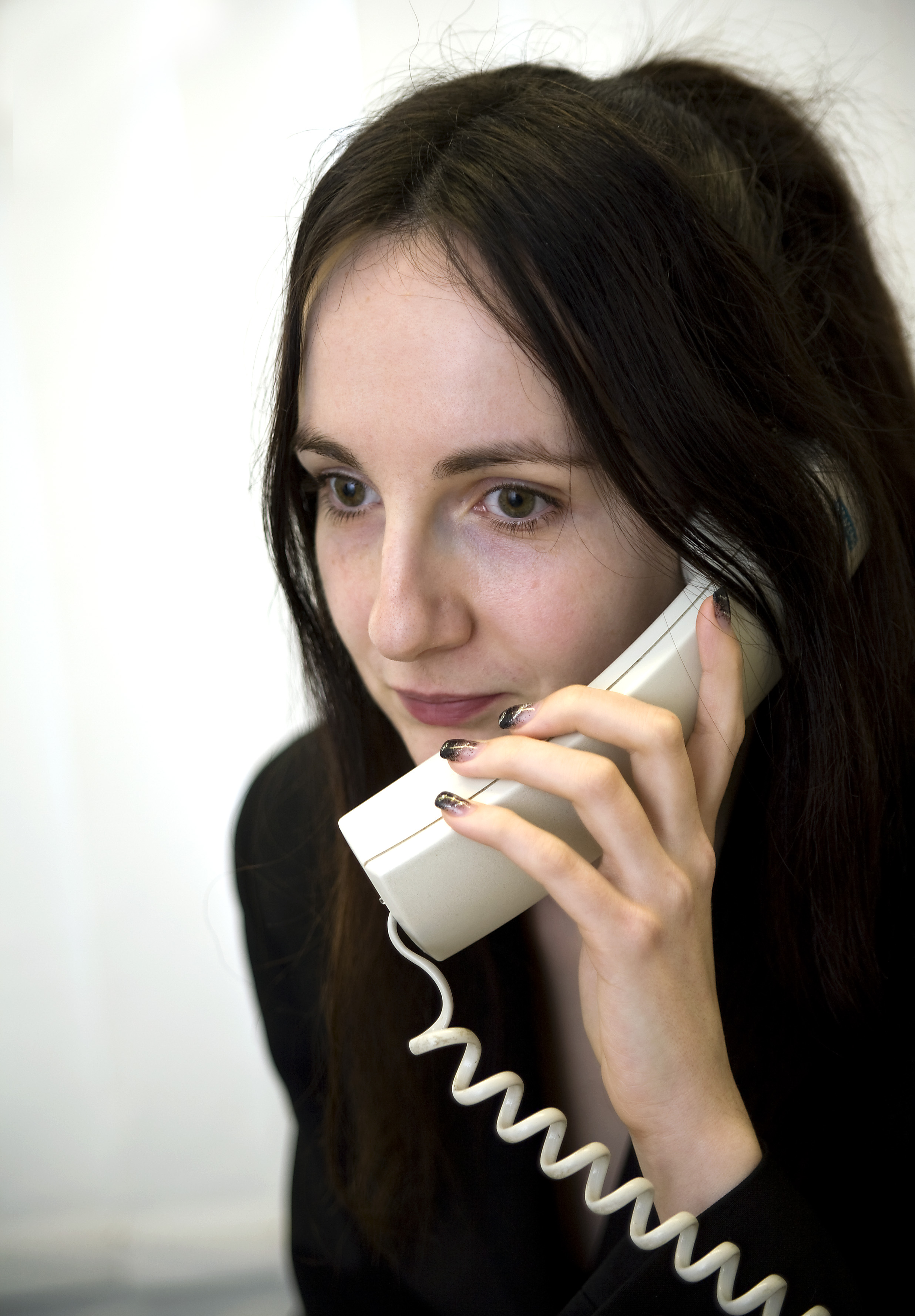 Foto: Frau Sonntag am Telefon von Frank Schumann